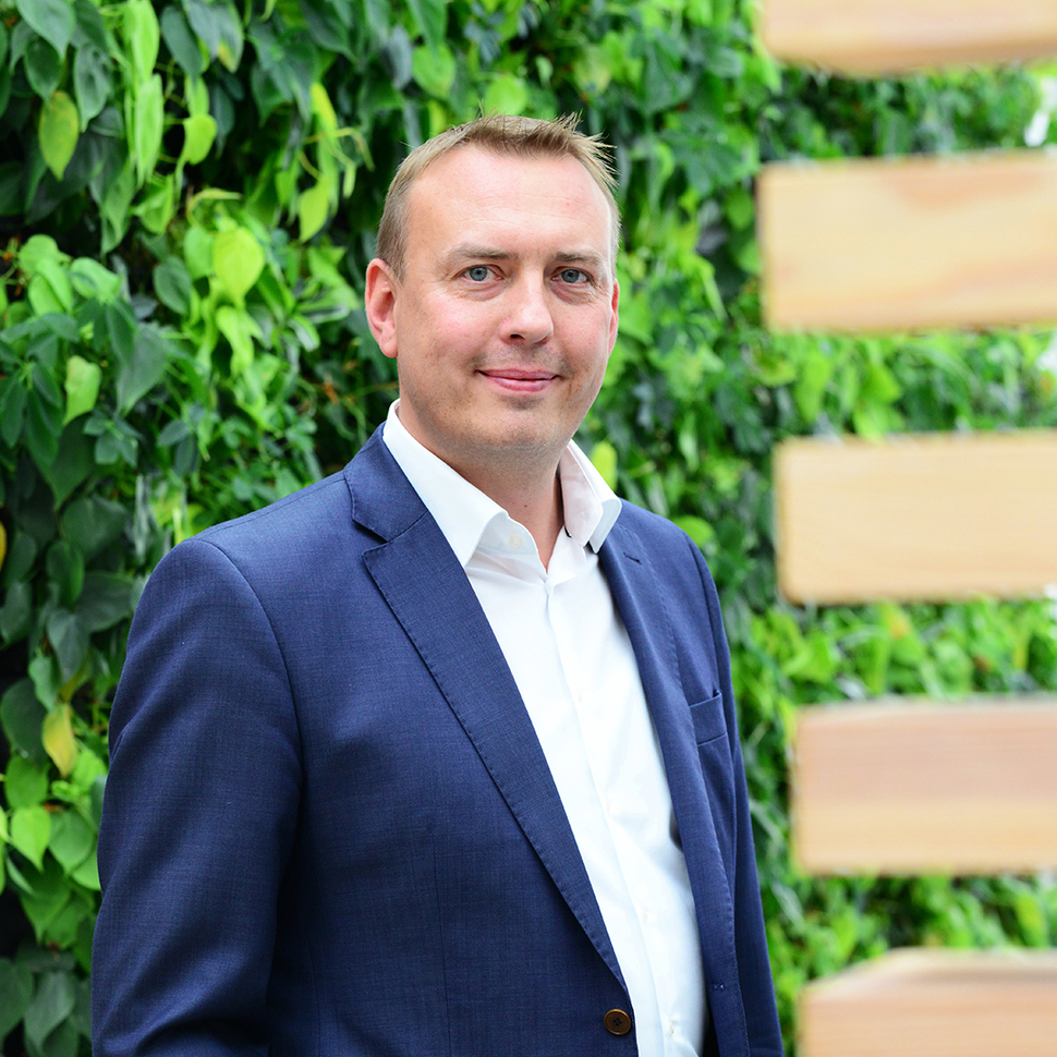 Jörg Genselein ist seit mehr als zwölf Jahren an Bord und seit Mitte März unser Leiter Marketing und Vertrieb. An ihn können sich die Gebietsverkaufsleiter sowie die internen Abteilungen wie das Marketing, der Kundendienst und die Auftragssachbearbei