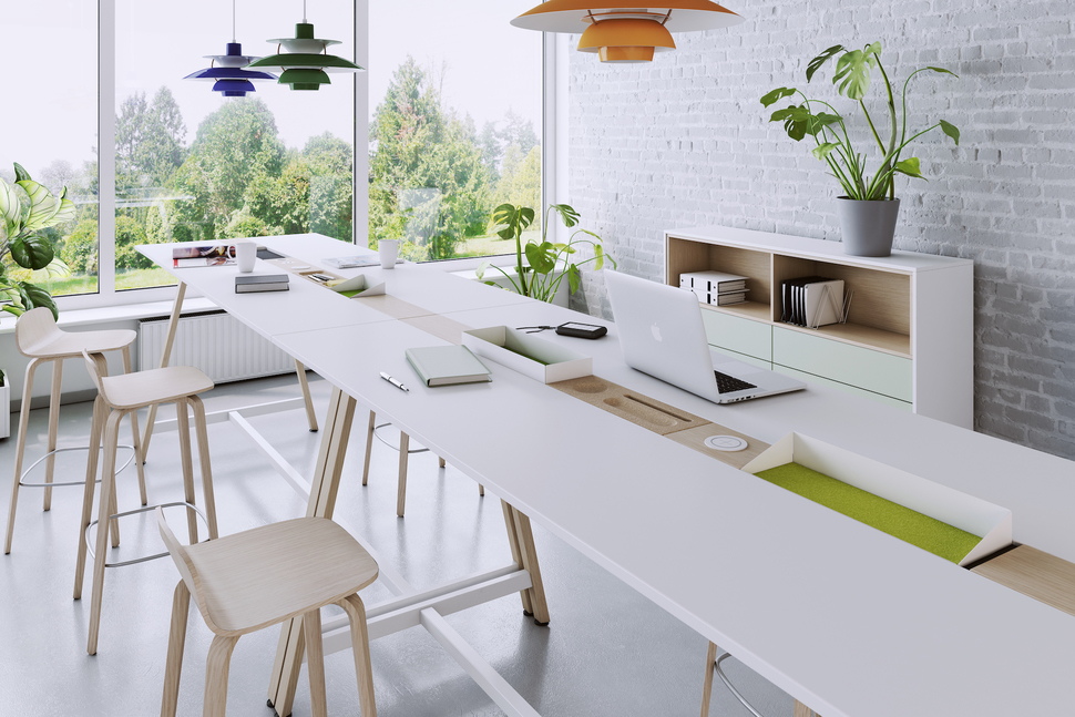 Möbel der OKA HomeLine bringen ein wohnliches Gefühl ins Office und eignen sich auch für die Gestaltung von Meetingpoints außerhalb der Schreibtischzone.