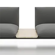 OKA Grow Detail: Holzablage mit abgerunden Kanten