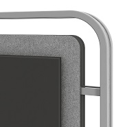 OKA MediaStation Detail: Bildschirm auf filzbezogener Rückwand