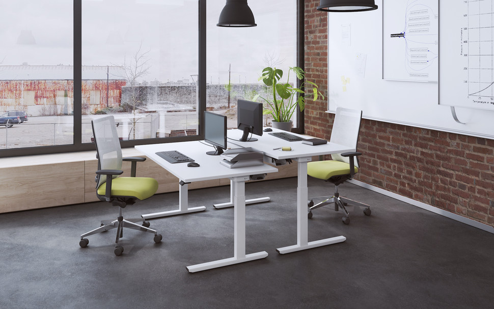 Groß oder Klein? Lieber im Stehen oder im Sitzen? Der OKA Easy Up passt sich flexibel an den Benutzer an