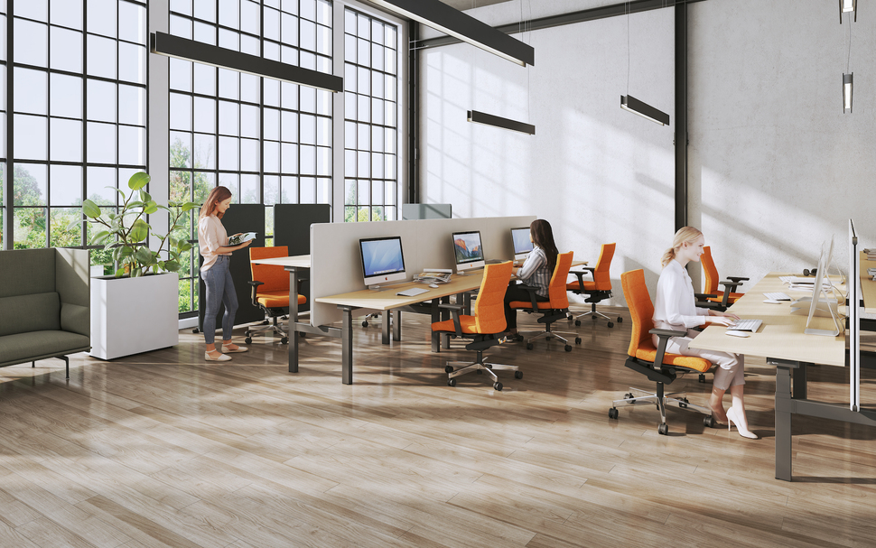 Open-Space-Büros sind ideal für Teamarbeit – Möbel von OKA bieten die dafür notwendige Flexibilität.