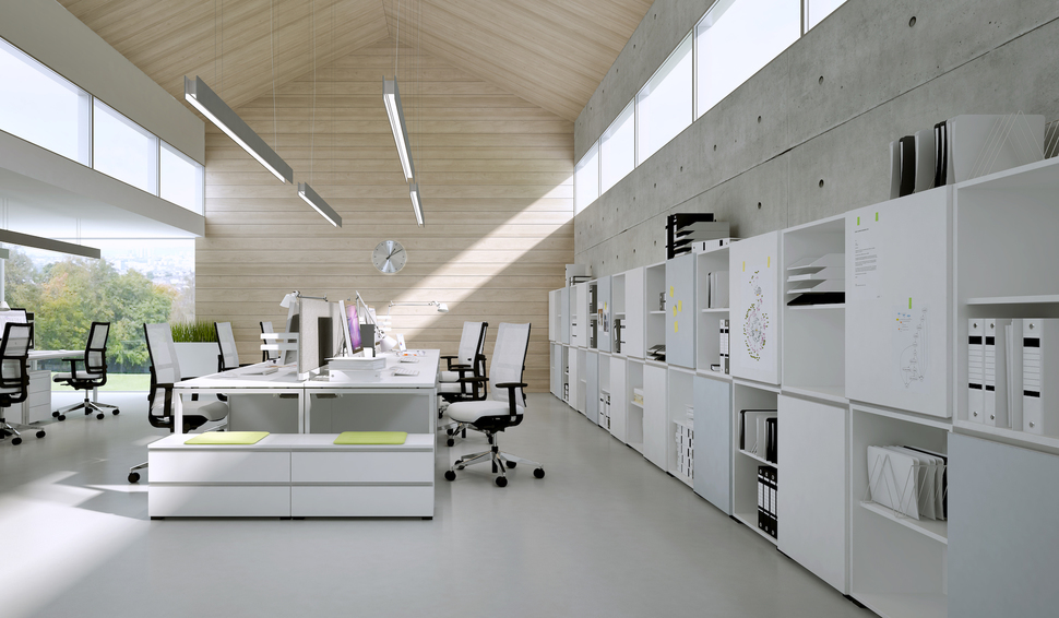 Hell und freundlich – und energiesparend, denn weiße Oberflächen reflektieren am besten das Licht.