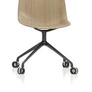 OKA 3D-Chair detail: 4-star swivel base with castors and gaslift